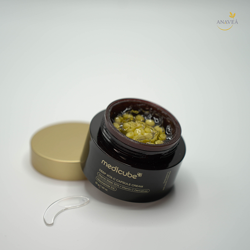 Cremă iluminatoare anti-rid cu vitamina C